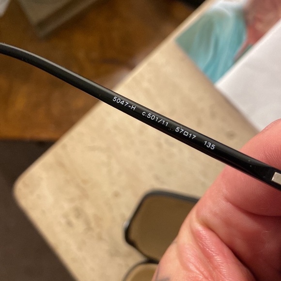 Chanel sunglasses - Picture 5 of 7